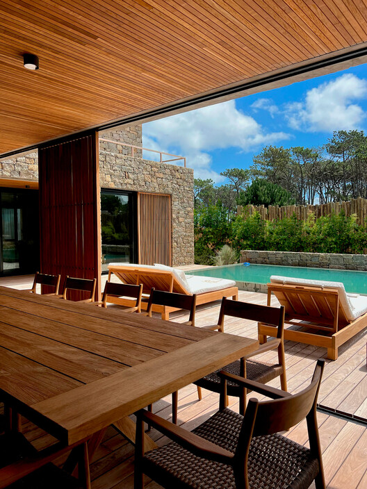 Casa Bougain / Pacífica Arquitectura - Fotografía interior, Comedor, Madera, Terraza, Sillas, Patio