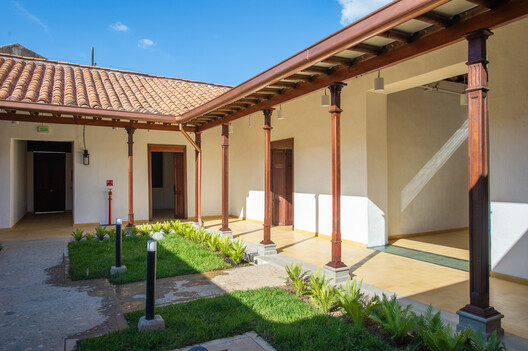 Edificio de la nueva sede Diócesis Sonsón Rionegro / AD Arquitectura + Diseño Urbano SAS - Imagen 27 de 56
