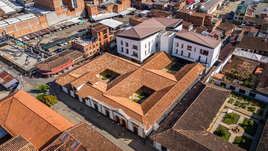 Edificio de la nueva sede Diócesis Sonsón Rionegro / AD Arquitectura + Diseño Urbano SAS - Imagen 30 de 56