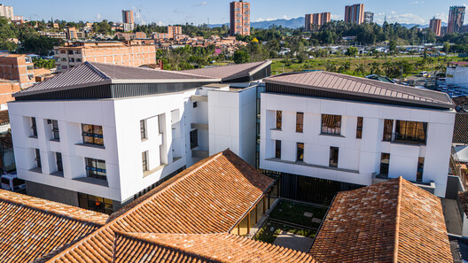 Edificio de la nueva sede Diócesis Sonsón Rionegro / AD Arquitectura + Diseño Urbano SAS - Imagen 38 de 56