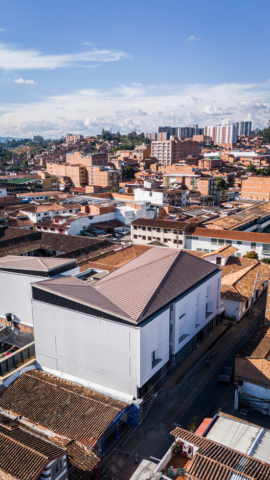 Edificio de la nueva sede Diócesis Sonsón Rionegro / AD Arquitectura + Diseño Urbano SAS - Fotografía exterior