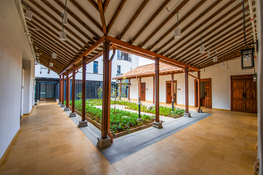 Edificio de la nueva sede Diócesis Sonsón Rionegro / AD Arquitectura + Diseño Urbano SAS - Imagen 5 de 56