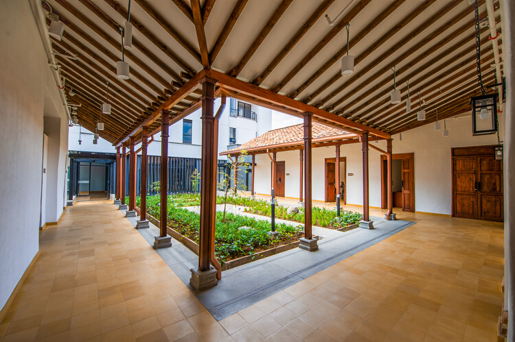 Edificio de la nueva sede Diócesis Sonsón Rionegro / AD Arquitectura + Diseño Urbano SAS - Imagen 5 de 56