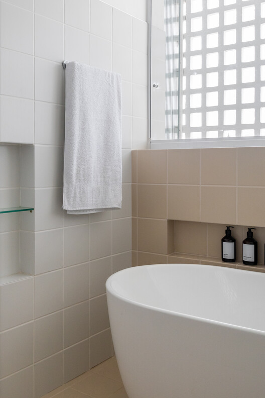 Apartamento Nery / ARQBR Arquitetura e Urbanismo Apartamento Nery / ARQBR Arquitetura e Urbanismo - Fotografia de Interiores, Banheiro, Banheira, Pia, Vidro