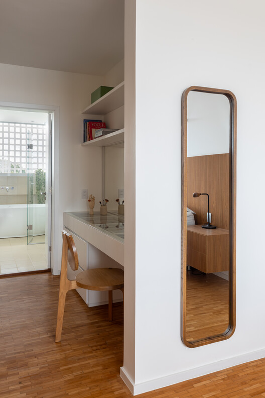 Apartamento Nery / ARQBR Arquitetura e Urbanismo Apartamento Nery / ARQBR Arquitetura e Urbanismo - Fotografia de Interiores, Madeira, Iluminação, Pia, Banheiro