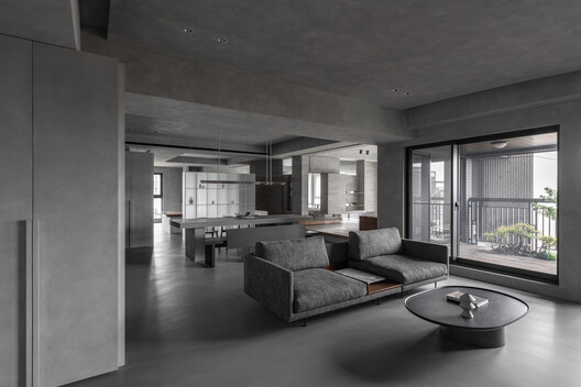 Stone Whisper Residence / KC Design Studio - Interior Photography, Living Room, Concrete, Chair