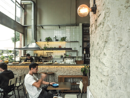 Atelier Fuerza  / Estudio PB. - Fotografía interior, Cocina, Encimera, Sillas
