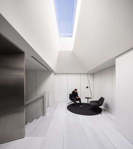 Edificio industrial y oficinas / Fransmas architects - Fotografía interior