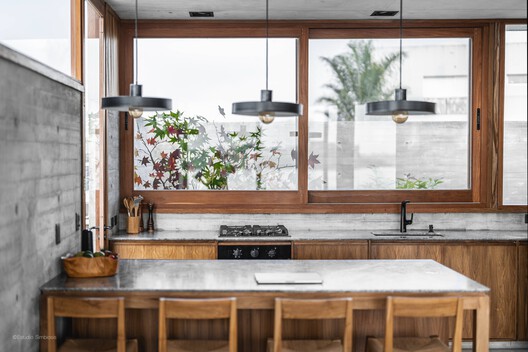 Casa de Las Aves / Estudio Simbiosis - Fotografía interior, Cocina, Madera, Encimera, Iluminación