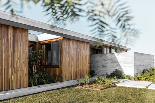 Casa de Las Aves / Estudio Simbiosis - Fotografía exterior, Madera