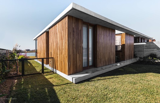 Casa de Las Aves / Estudio Simbiosis - Fotografía exterior, Madera