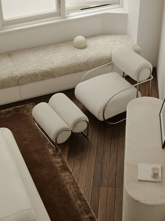 The Rental 2.0 / Ellison Studios - Interior Photography, Chair