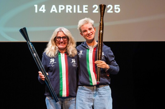 Carlo Ratti Designs Olympic and Paralympic Torches for Milano Cortina 2026 - Image 7 of 9