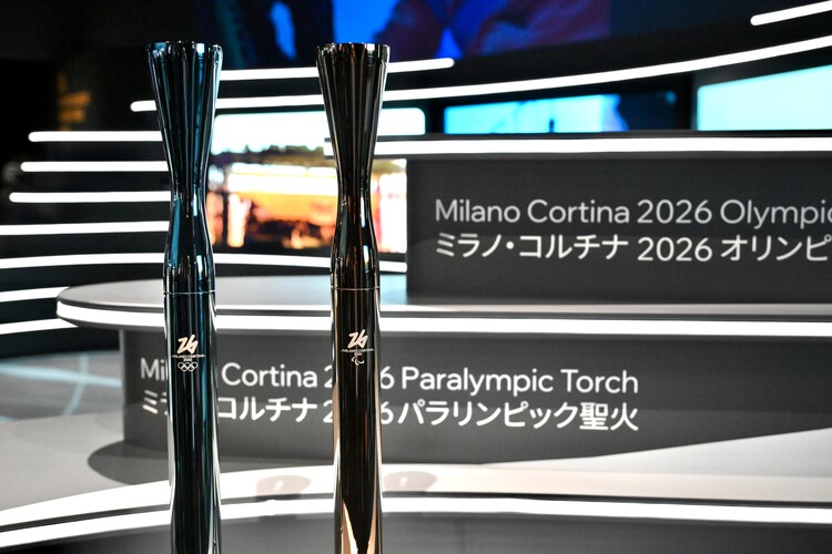 Carlo Ratti Designs Olympic and Paralympic Torches for Milano Cortina 2026 - Image 4 of 9