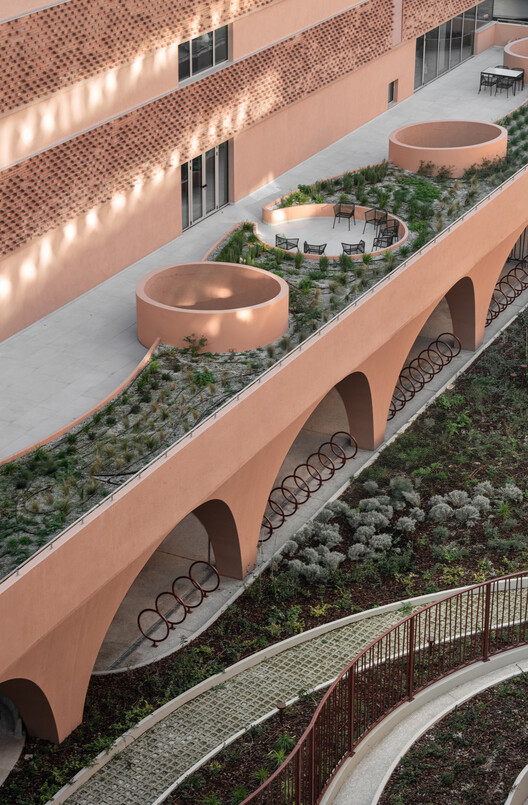 HUB26 Complejo de oficinas en Thessaloniki / Divercity Architects - Imagen 3 de 22
