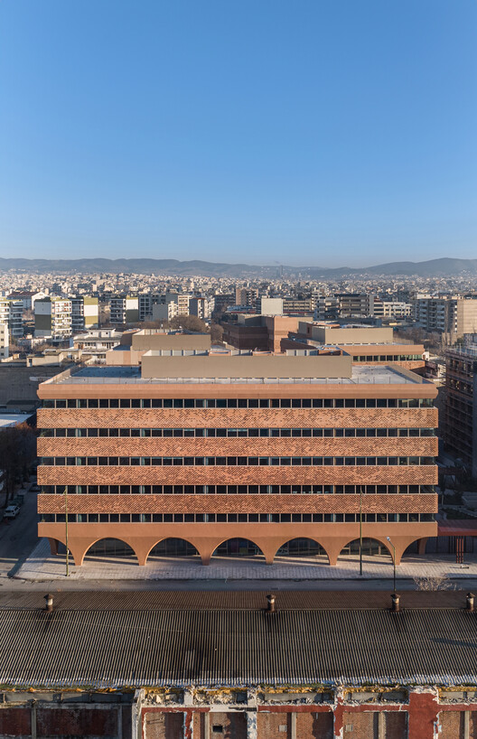 HUB26 Complejo de oficinas en Thessaloniki / Divercity Architects - Fotografía exterior, Arcada