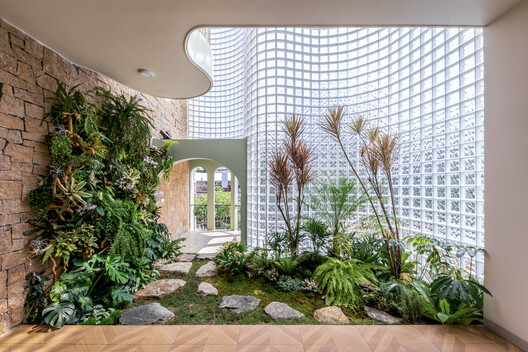 Casa Pabellón de cristal / DA VÀNG studio - Imagen 2 de 37