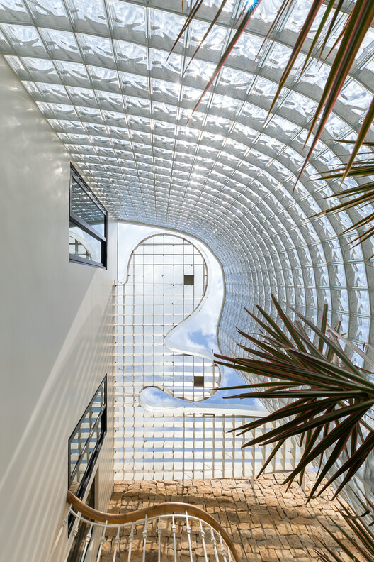 Casa Pabellón de cristal / DA VÀNG studio - Fotografía interior, Vidrio, Acero
