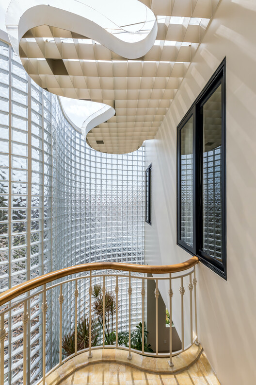Casa Pabellón de cristal / DA VÀNG studio - Imagen 17 de 37