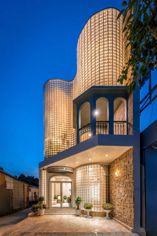 Casa Pabellón de cristal / DA VÀNG studio - Fotografía exterior