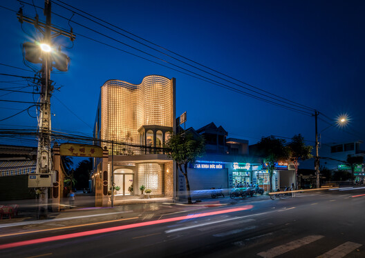 Casa Pabellón de cristal / DA VÀNG studio - Fotografía exterior