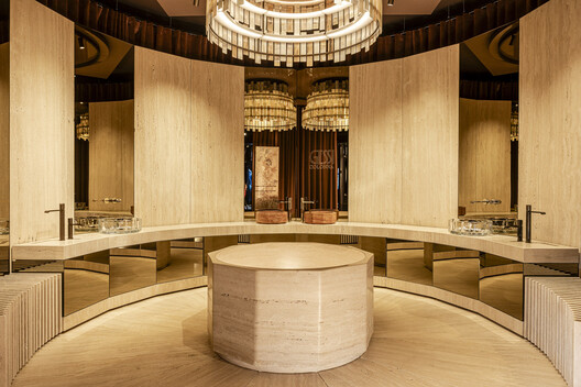 The Secret Garden: A Serene Retreat in the Heart of Casa Gessi Milano - Image 8 of 10