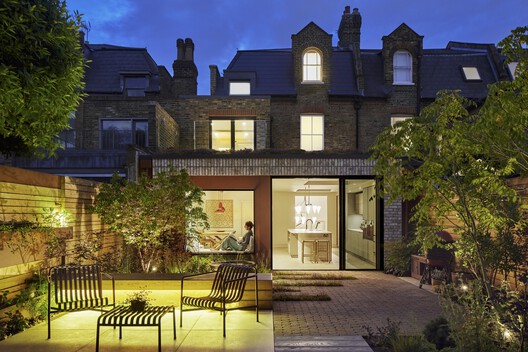 Russet House / Mulroy Architects - Exterior Photography, Facade, Brick, Door, Garden, Courtyard