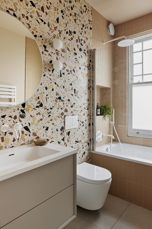 Russet House / Mulroy Architects - Interior Photography, Bathroom, Sink, Toilet