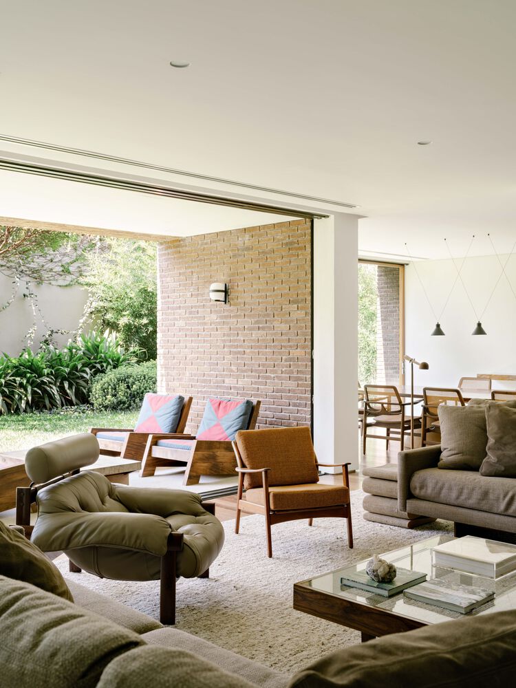 Casa Ibsen / Felipe Hess Arquitetos - Fotografía interior, Mesas, Sillas