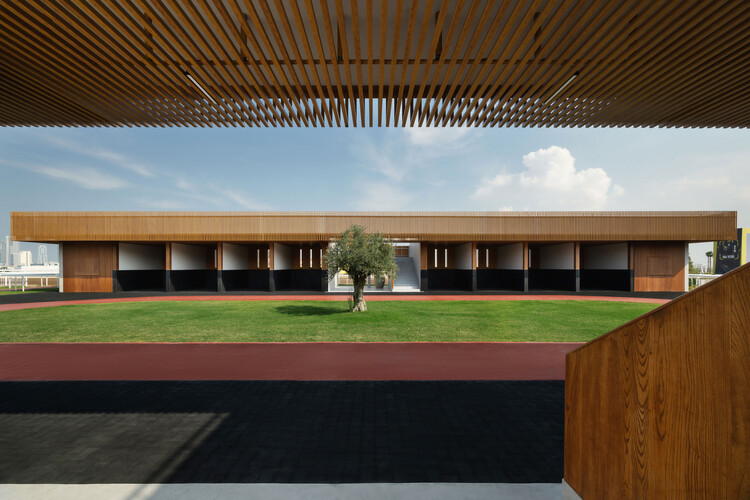 Saddling Boxes & Private Deck  / Studio.D04  - Image 6 of 20