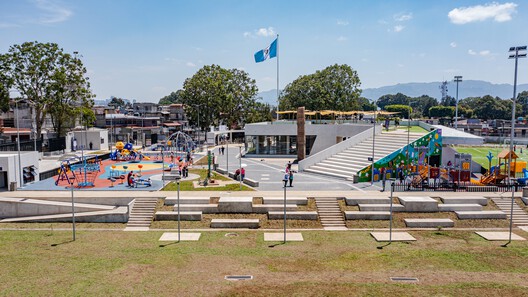 Parque de la Paz Carlos "El Pescadito" Ruiz / Luis Pedro Cifuentes - Imagen 17 de 20