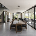 Casa YOYO / Levi + Furmanski - Fotografía interior, Comedor, Madera, Mesas, Sillas, Iluminación