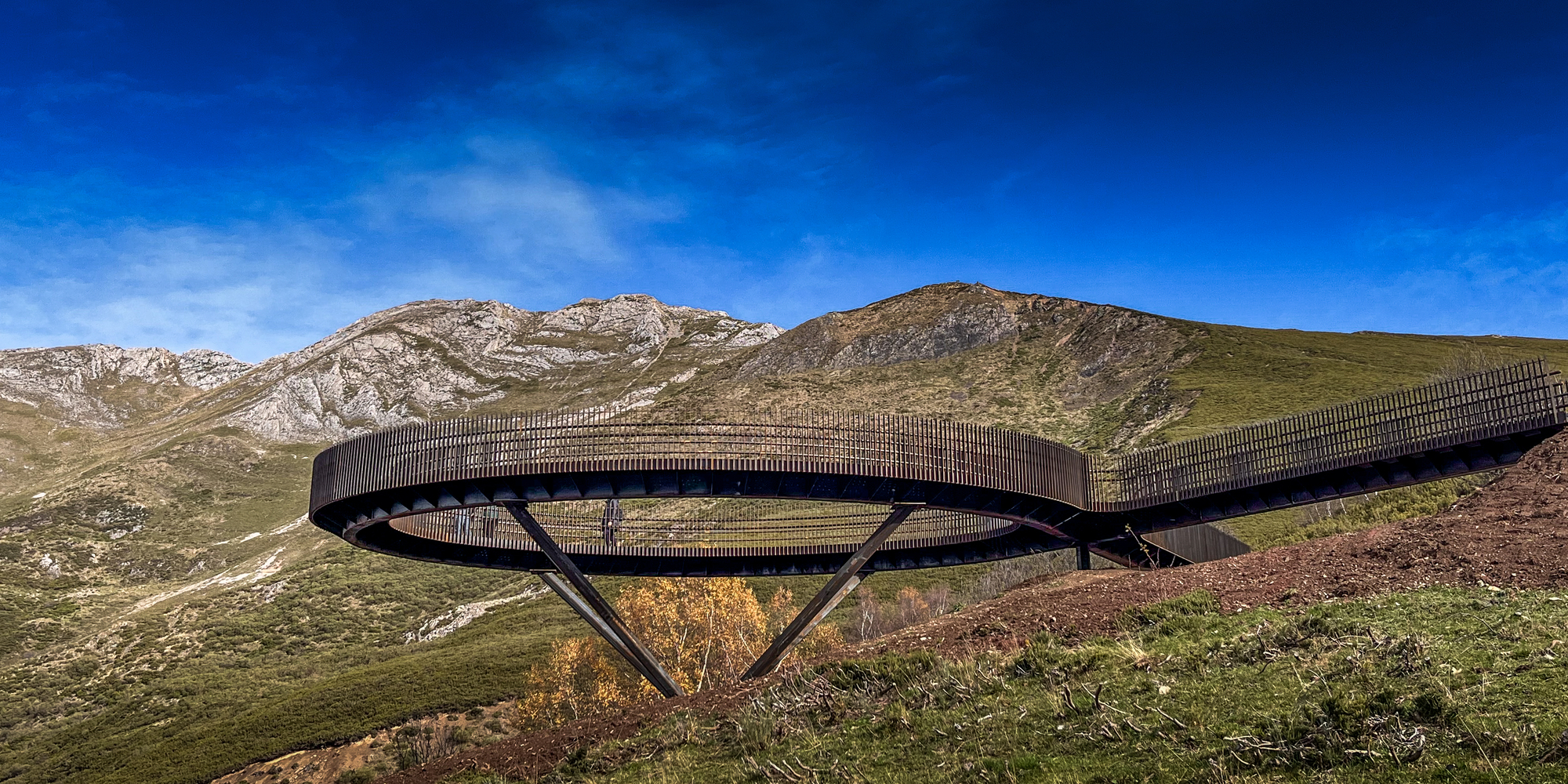 Geological Viewpoint of the Saliencia or Farrapona Valley / PUERTO & SANCHEZ ARQUITECTOS