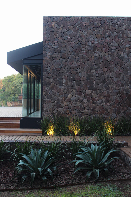 Casa Candelaria / Proyectar Arquitectos - Fotografía exterior, Jardín, Concreto, Ladrillo, Patio interior