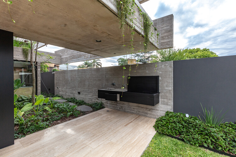 Casa Machado / BTE-ARQ - Fotografía exterior, Jardín, Concreto, Patio interior