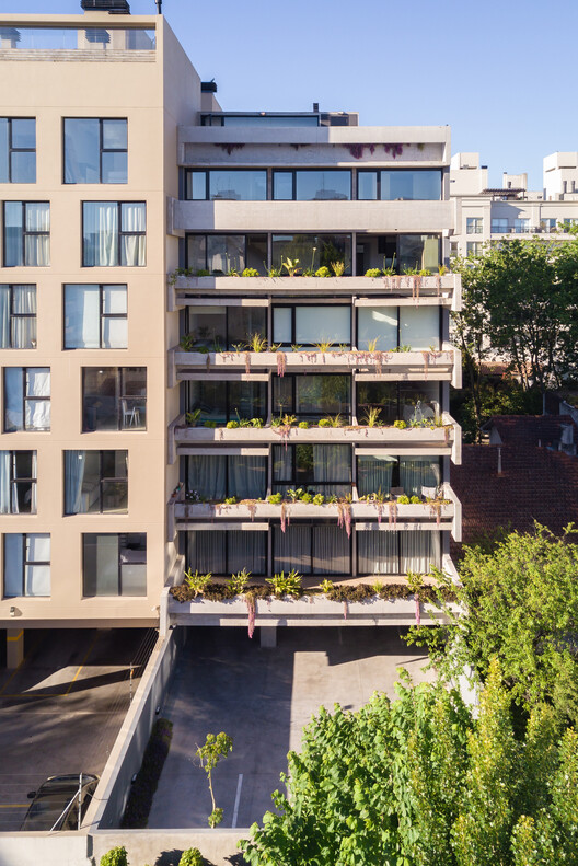 Edificio Avellaneda 1539 / BTE -Arq - Fotografía externa, Balcón