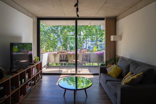 Edificio Avellaneda 1539 / BTE-ARQ - Fotografía interior, Sala de estar, Sillas