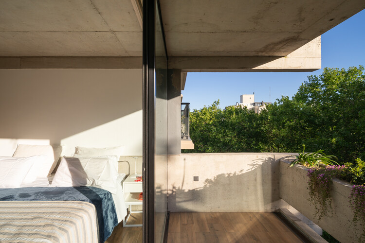 Avellaneda Building 1539 / bte -arq - fotos interiores, dormitorio, concreto, balcón