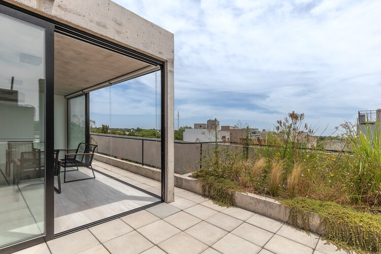 Edificio Rodriguez Peña 739 / BTE-ARQ - Fotografía exterior, Concreto, Balcón