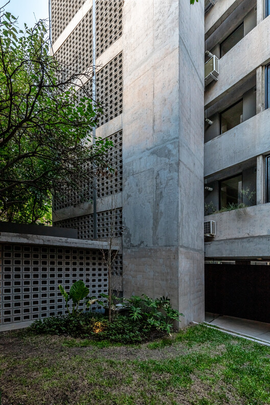 Edificio Rodriguez Peña 739 / BTE-ARQ - Fotografía exterior, Concreto