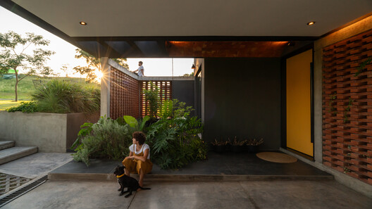 La casa de la puerta amarilla / Etéreo Arquitectos - Fotografía interior, Patio interior