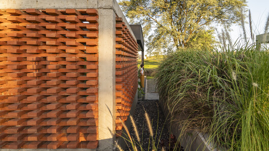 La casa de la puerta amarilla / Etéreo Arquitectos - Imagen 5 de 45