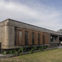 Casa Rosas / Arquitectos etéreos - Fotografía exterior, madera