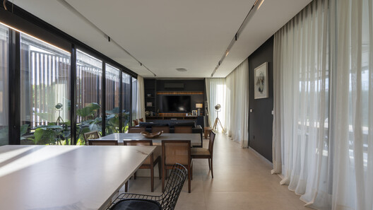 Casa Rosas / Etéreo Arquitectos - Fotografía interior, Madera, Mesas, Sillas, Vidrio