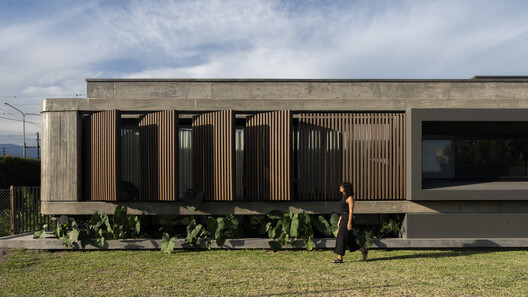 Casa Rosas / Etéreo Arquitectos - Fotografía exterior, Madera, Concreto