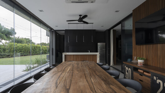 Casa Rosas / Etéreo Arquitectos - Fotografía interior, Madera, Mesas, Iluminación, Sillas, Vidrio