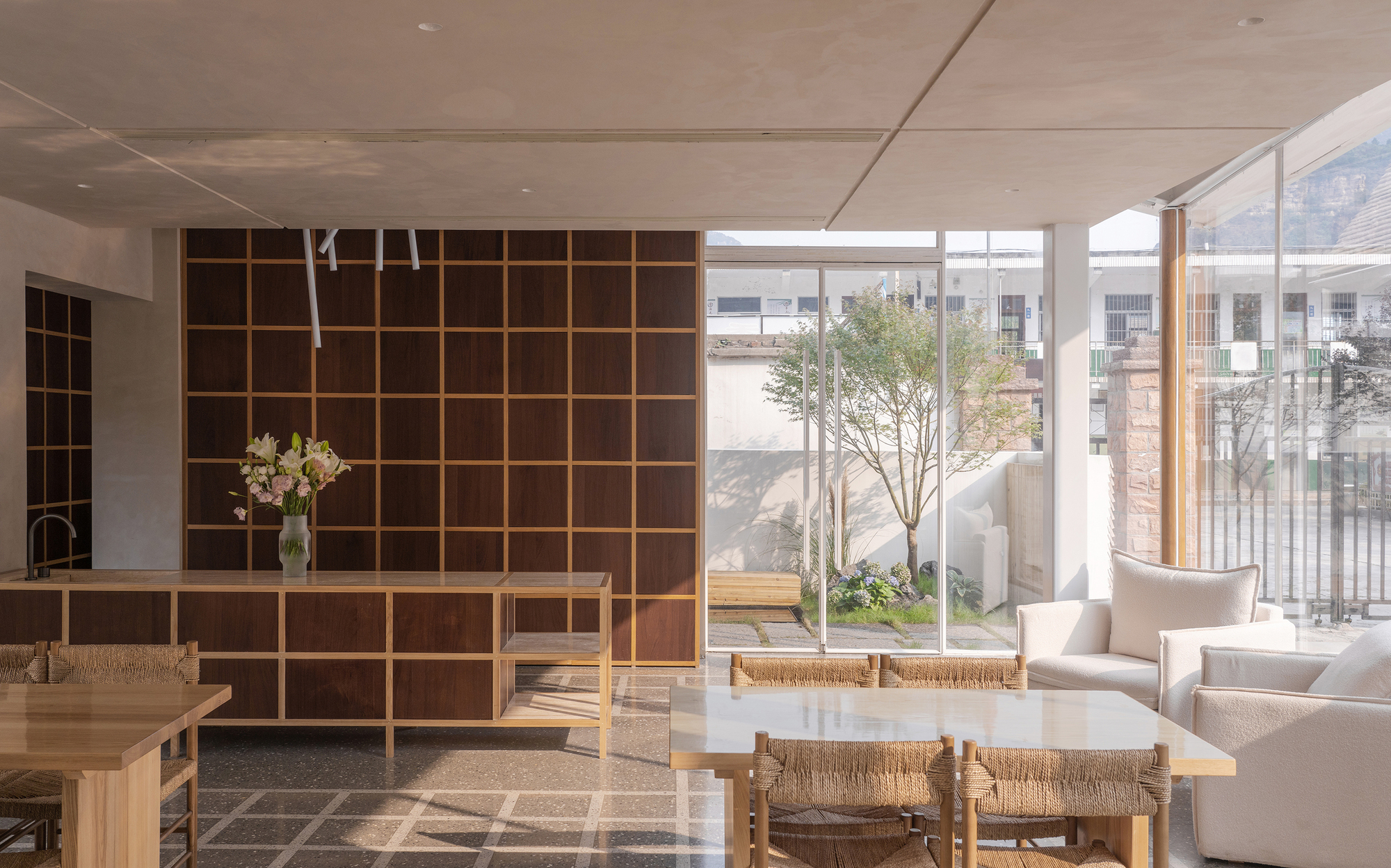 Gallery of Linzhou Guojiazhuang Homestay Hotel / Atelier Shen - 7