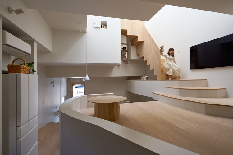 House in Hirano / FujiwaraMuro Architects - 室内图, 木头, 楼梯
