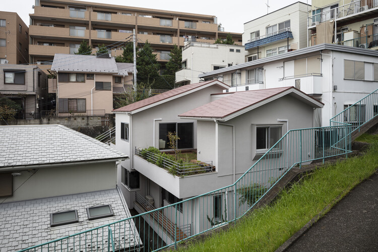 House K/T / tombow architects - Exterior Photography, Windows, Balcony, Stairs