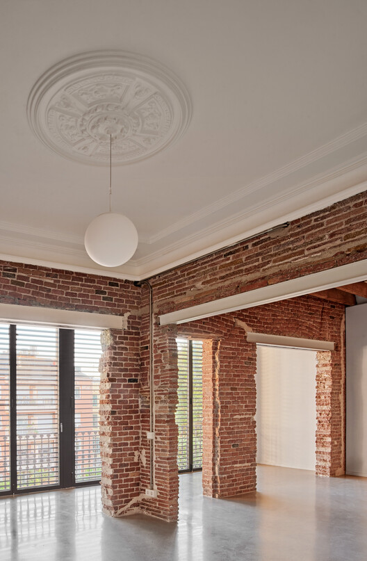 Rehabilitación integral de vivienda en Barcelona / LAOS (Xavier Botet + Albert Saboya) + Laura Bongiovanni  - Imagen 11 de 23